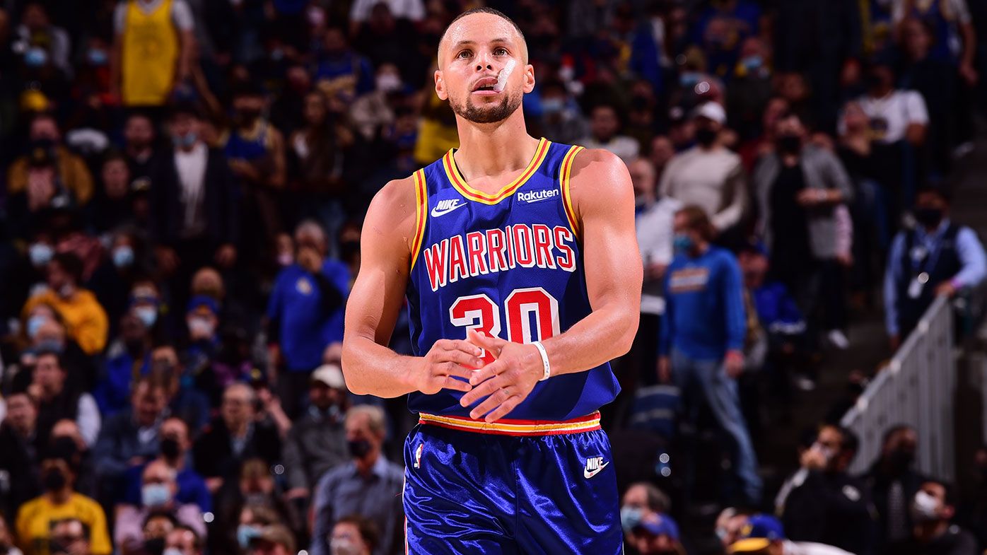 Stephen Curry scores 50 points to go with 10 assists as Warriors defeat Hawks