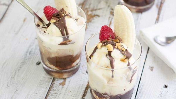 Banana split cups_recipe