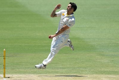 <b>The International Cricket Council has named its Test and One Day teams of the year with the world's best featuring in two all-class sides.</b><br/><br/>But in a clear sign of Australia's fading stocks just two players - master blaster David Warner and pace spearhead Mitchell Johnson - have made the starting 11 Test team.<br/><br/>The side includes three Sri Lankans, headed by captain Angelo Matthews, two South Africans, two Kiwis, two Englishman and, unusually, not a single Indian.<br/><br/>Check out the line-up and see how it stacks up.