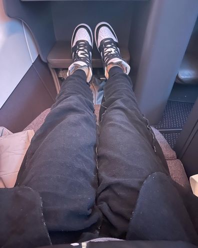 dj soda turned leggings inside out for american airlines flight twitter photo