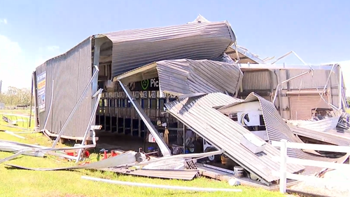 O Warwick Turf Club sofreu danos em algumas de suas instalações.