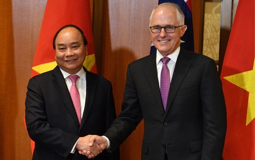 Mr Turnbull today signed a new strategic partnership with Vietnam's Prime Minister Nguyen Xuan Phus. (AAP)