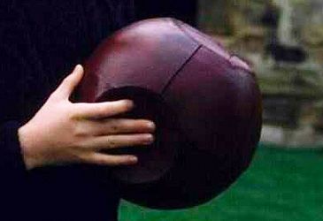 What ball do chasers use to score points with in quidditch in Harry Potter books?