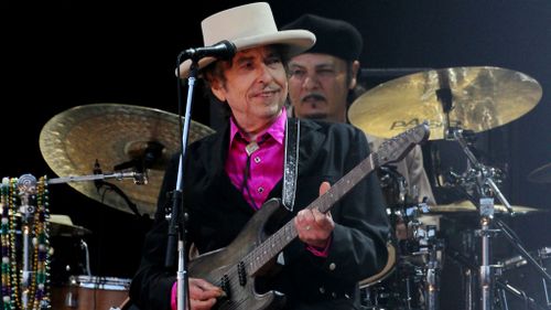 Bob Dylan’s Nobel Prize win divides critics 