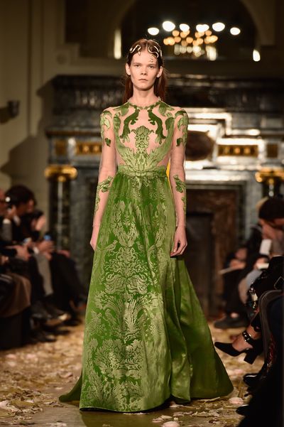 For Hollywood's latest rising star, we predict rich, opulent tones to accentuate her honeyed complexion and an ethereal, feminine gown - as per Valentino's moss green velvet number.