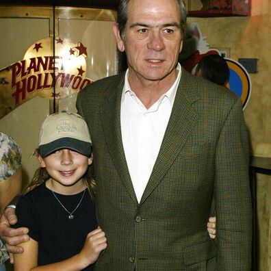 LONDON - JULY 14: American actor Tommy Lee Jones and his daughter Victoria arrive for the premiere of the film "Stuart Little 2" at Planet Hollywood on July 14, 2002 in London. (Photo by Dave Hogan/Getty Images)