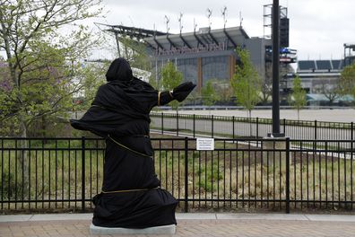 Kate Smith statue covered following racist controversy