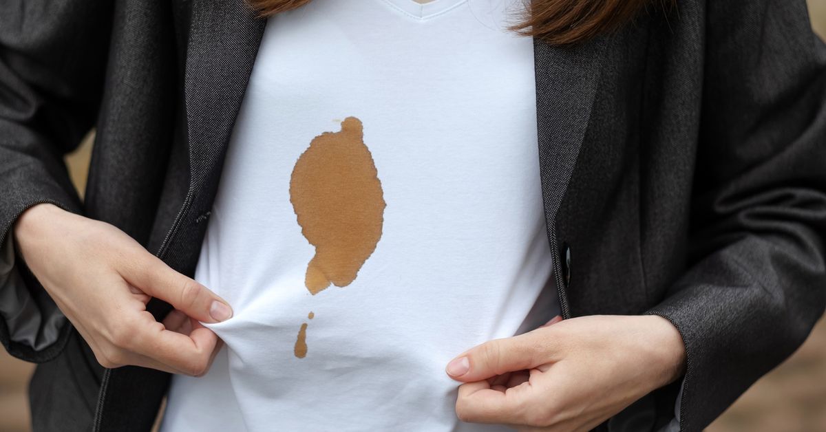 Remove coffee stains: Quick cleaning trick to remove coffee stains on the go