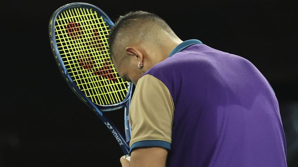 Australian Open: Nick Kyrgios left to lament crucial point penalty in fourth  set of loss to Dominic Thiem