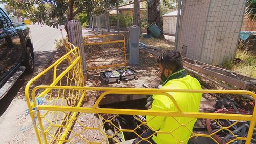 Stolen copper wires have left hundreds of homes in Adelaide's Foothills without internet for the past 48 hours. ﻿