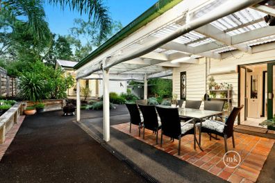 peter brock childhood home sells at auction $893,000 26 Anzac Avenue Hurstbridge VIC 3099