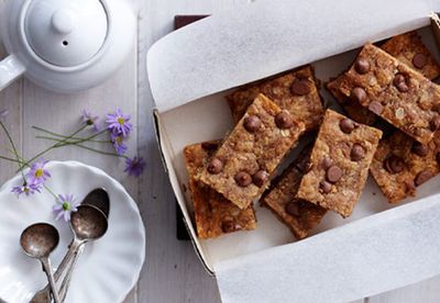 Peanut butter and choc chip slice