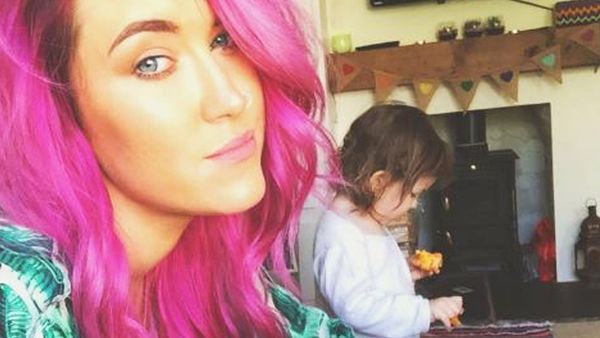 Pink hair, don't care: Mothers should not have to look a certain way, says Gylisa Jayne. Image: Facebook/@gylisaa
