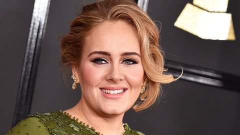 Adele attends Grammys 2017. 