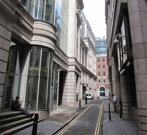 Londra merkezinde bu sokakta soygun yapıldı.