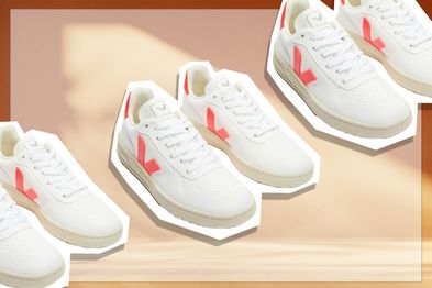 9PR: Vejas V10 Sneakers in White Rose.