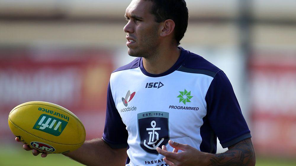 AFL 2017: Fremantle Dockers players Harley Bennell escorted from flight to Gold Coast
