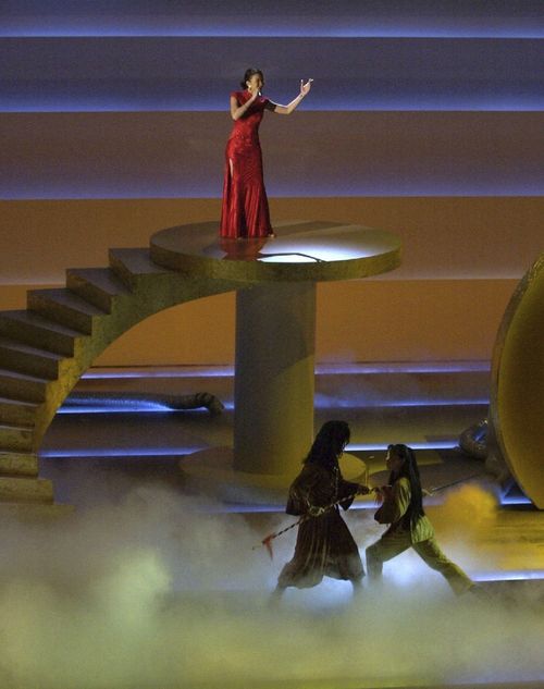 CoCo Lee performs "A Love Before Time" during the 73rd annual Academy Awards Sunday March 25, 2001 in Los Angeles.