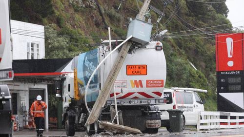 A waste management truck hit a power pole in Sunshine Bay near Eastbourne cutting power to over a thousand homes on Monday morning.