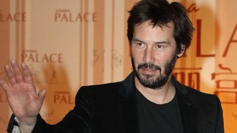 Watch: Keanu Reeves gives up his train seat for a lady