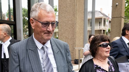 Bill Spedding quitte la Cour suprême de Queens Square après avoir poursuivi avec succès la POLICE NSW pour arrestation injustifiée liée à l'affaire William Tyrrell.  Photo Nick Moir 1 Déc 2022