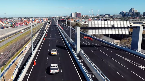 The tunnel runs from the West Gate Freeway through to Yarraville, which then connects to a new bridge over the Maribyrnong River.