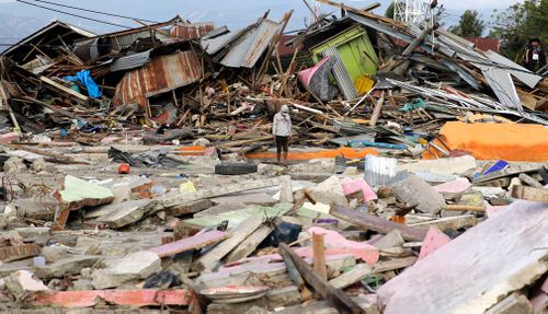 A week after a major earthquake brought devastation to Indonesia's Sulawesi island, the official death toll from the quake and the tsunami it triggered stands at 1571.