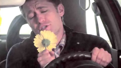Watch now: Glee stars carpool to work, shenanigans ensue