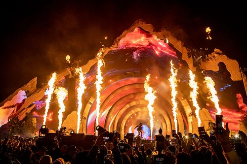 Travis Scott cântă în prima zi a Astroworld Music Festival la NRG Park din Houston.