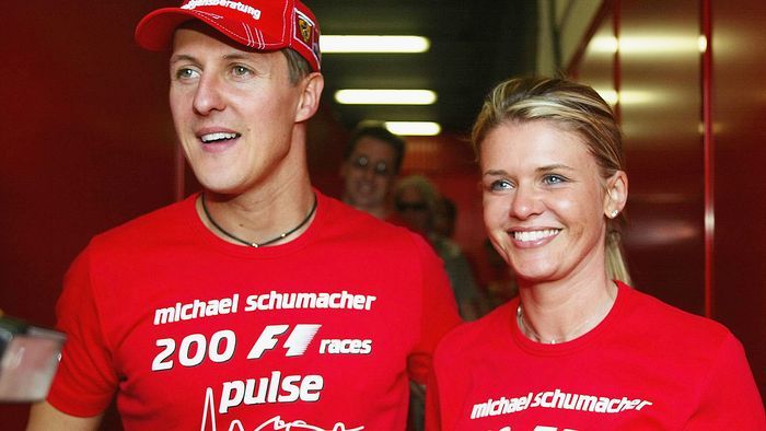 Michael Schumacher with wife Corinna in 2004. (Getty)