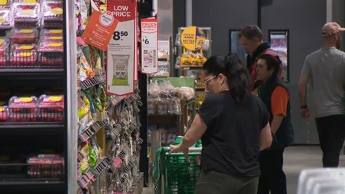 Coalition takes aim at supermarket giants with new laws - 9News