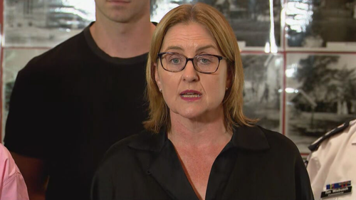 Jacinta Allan ha annunciato che il pacchetto di aiuti aiuterà gli abitanti del Victoria ad avviare il processo di ricostruzione dopo gli incendi devastanti.