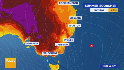 P﻿arts of Australia's east coast will swelter over the weekend as a heatwave sweeps across the southern states. 