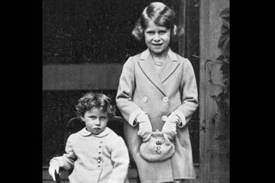 The <b>Queen Mum</b>'s two daughters, <b>Princess Elizabeth</b> (who would later be known as <b>Elizabeth II of Great Britain</b> in1952) and her sister (on the left), <b><b>Princess Margaret Rose</b></b> were photographed in 1933. Dainty!