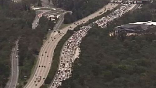 Serious incident forces closure of Pacific Motorway at Coomera 