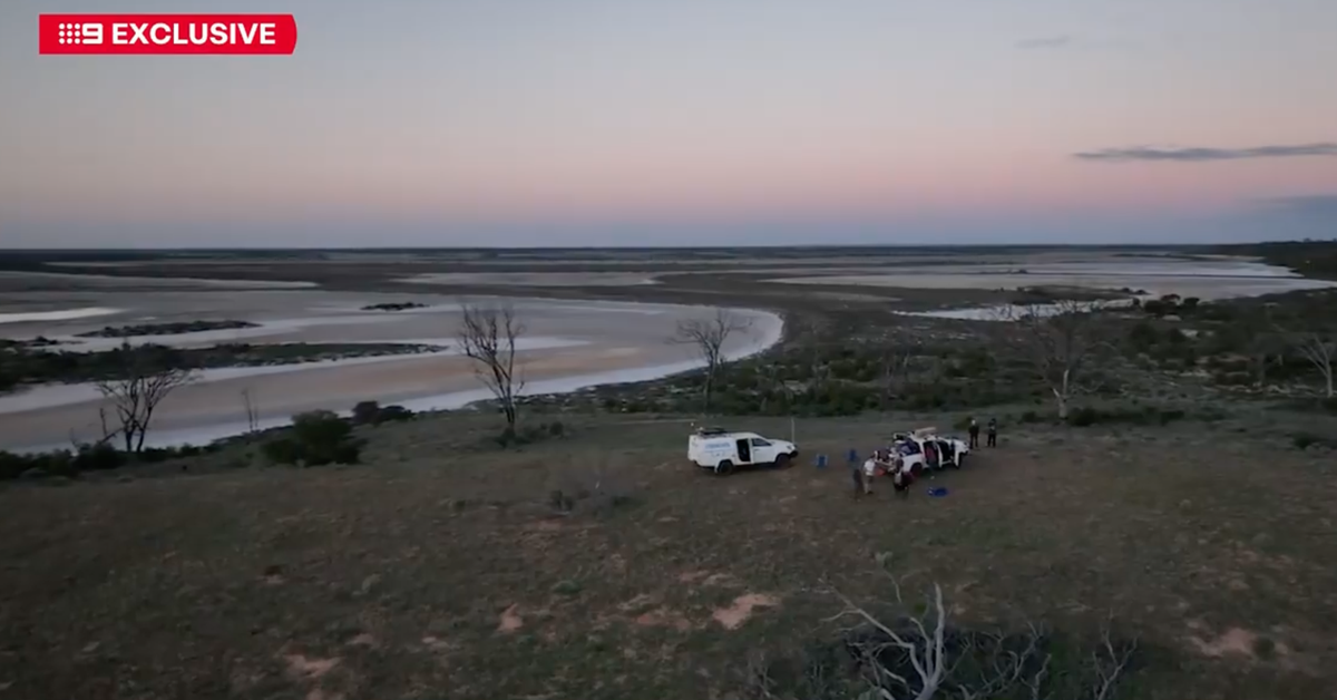 Meteorite hunters make 'amazing' discovery deep in WA outback