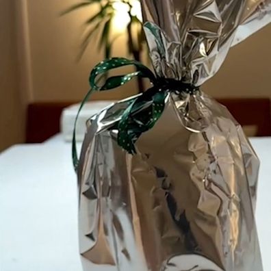 Christmas gift wrapping hacks TikTok