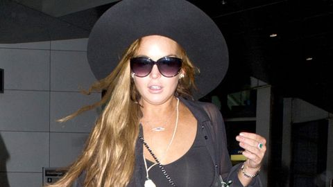 Lindsay Lohan now a suspect in $100,000 jewellery theft, 'could go to jail'