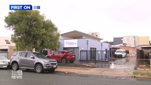 Un tout-petit victorien a été hospitalisé après avoir été prétendument laissé dans un bus de garderie pendant jusqu'à cinq heures. Alyza, trois ans, est régulièrement prise en charge à son domicile de Shepparton en bus et emmenée au Lulla's Children and Family Centre à environ trois kilomètres.