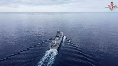 O navă de război rusă înarmată cu rachete hipersonice avansate a finalizat o manevră în Oceanul Atlantic, înaintea manevrelor navale comune cu marinele chineze și sud-africane, programate pentru luna viitoare, potrivit Ministerului rus al Apărării.