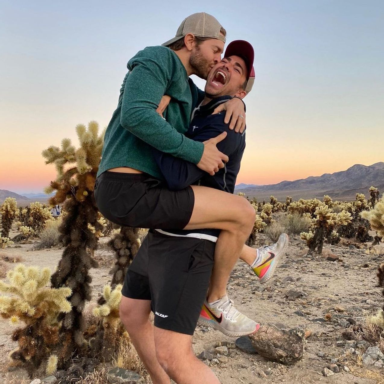 Jonathan Bennet, Jaymes Vaughan. 