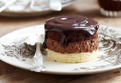 Chocolate mousse cakes