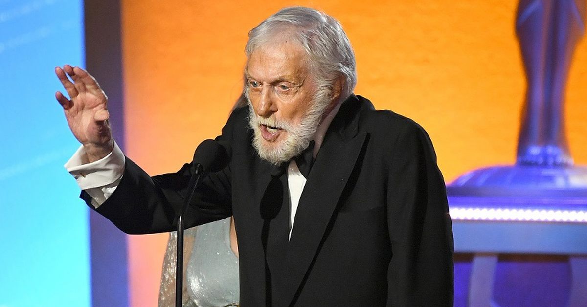 Dick Van Dyke’s heartwarming update after being forced to flee home in the midst of California wildfires