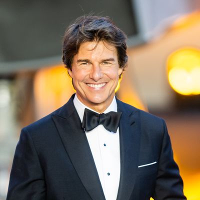 Tom Cruise snubbed after returning his trophies (2023)