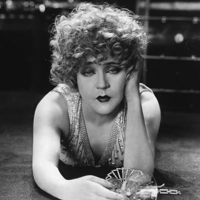 Mae Murray: From silver screen glamour girl to wandering the streets