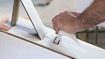 Voter casting ballot in Tasmania state election (Getty)