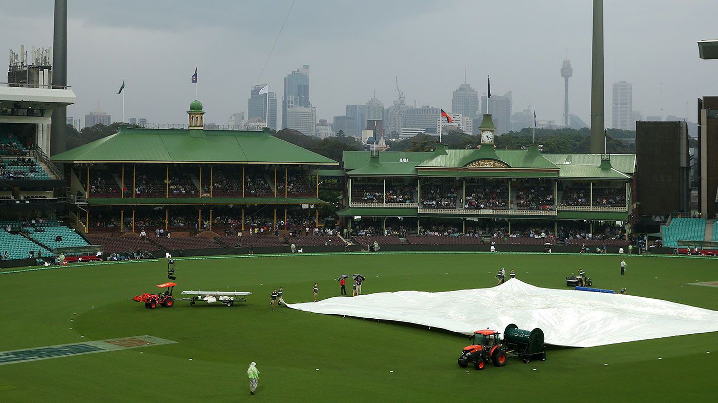 Rain forced the abandonment of the T20 match between Australia and Pakistan.