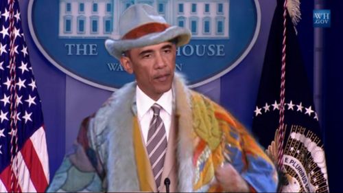The 'Modern Seinfeld' Twitter account thinks the suit looks a little like Kramer's technicolor dream coat. (Source: @Seinfeld2000)
