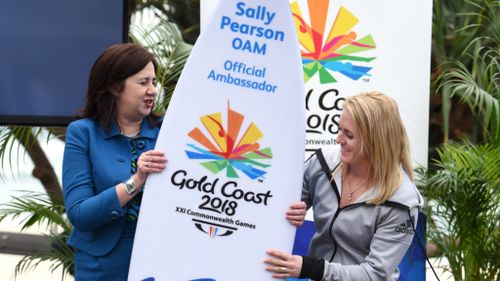 Queensland Premier Annastacia Palaszczuk and Sally Pearson. (AAP)