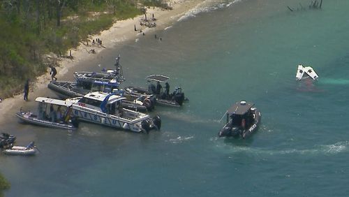 Seaplane crashes into water at Jumpinpin.
